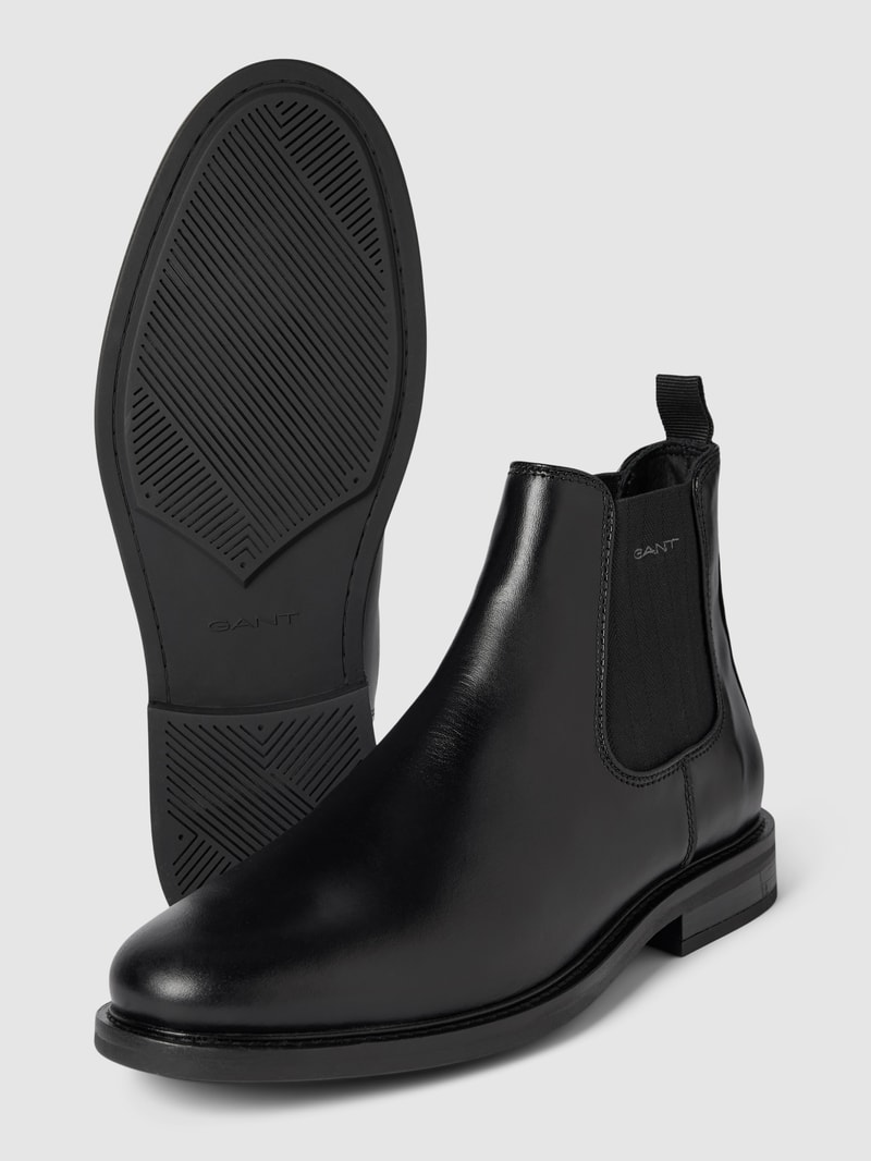 Chelsea Boots aus Leder mit elastischen Einsätzen in schwarz