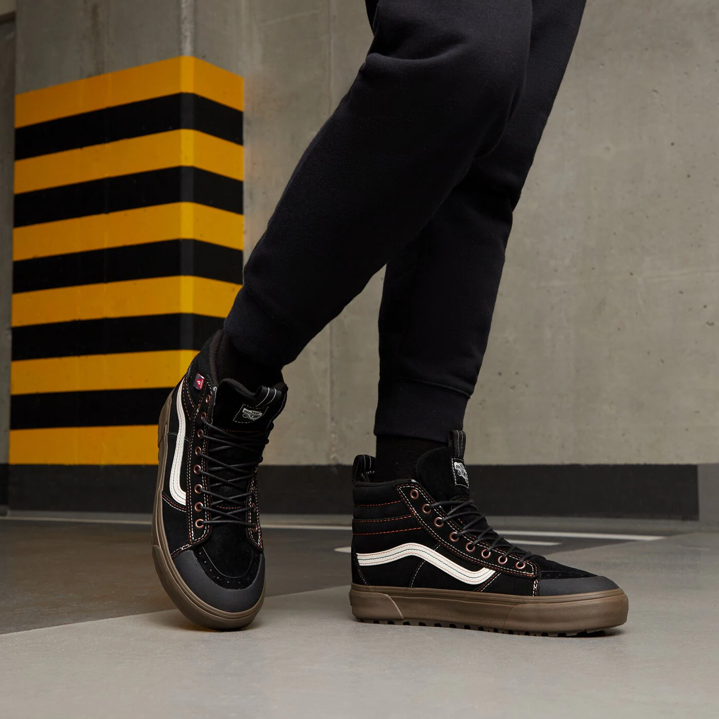 VANS UA SK8-HI MTE-2 Schwarz
