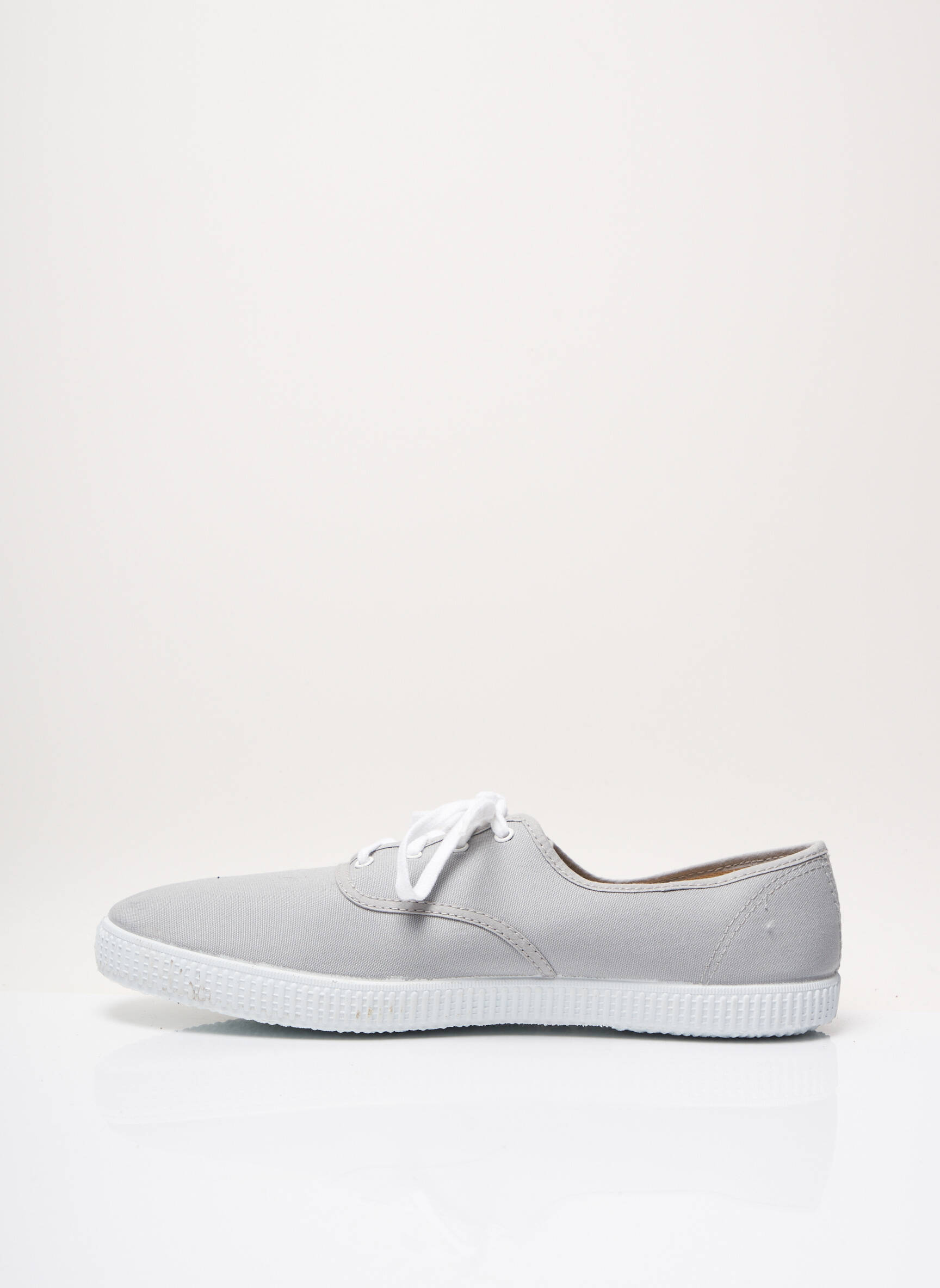 Victoria Baskets Unisexe couleur gris