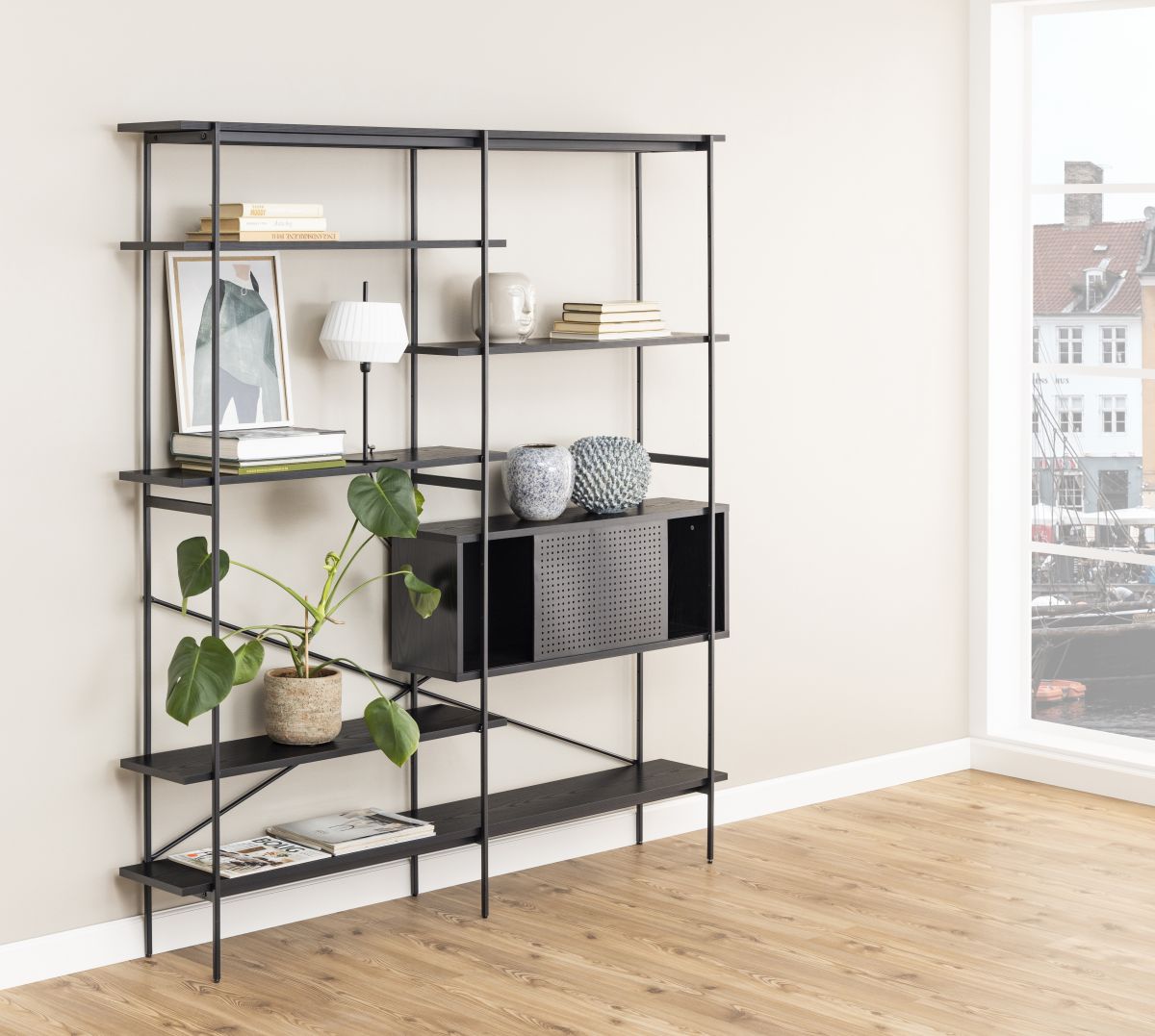 Design-Regal Angus Schwarz