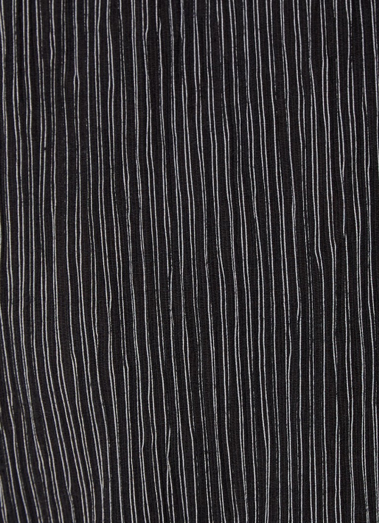 OPUS  Faletta tuniek met ribstructuur