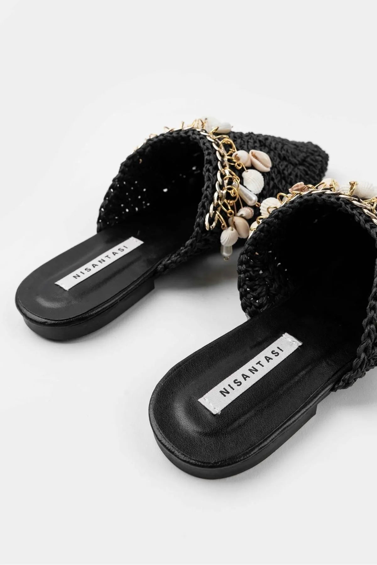 NİŞANTAŞI SHOES  Lisa Schwarze gestrickte Damenhausschuhe mit Muscheldetails
