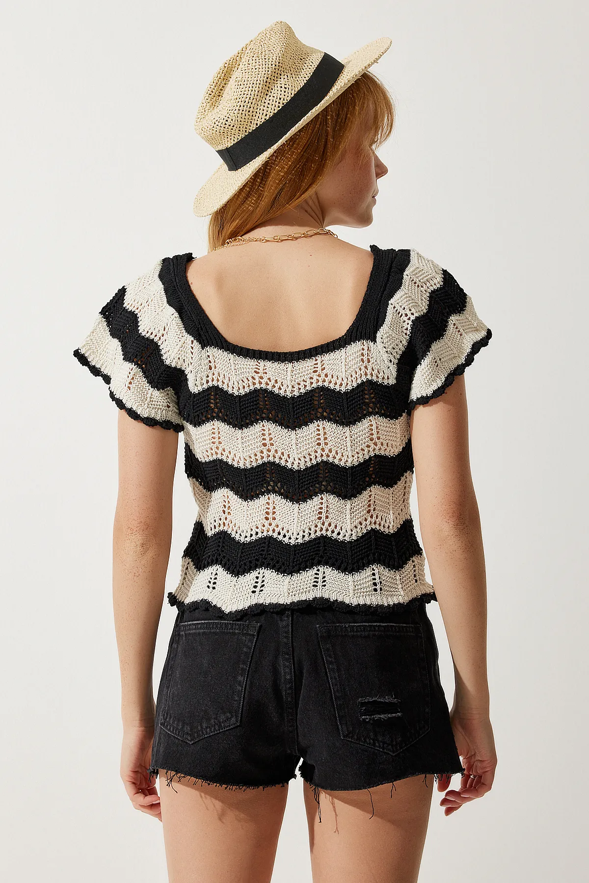 Happiness İstanbul  Damen Bluse mit durchbrochenem Strickmuster in Schwarz/Creme YU00012