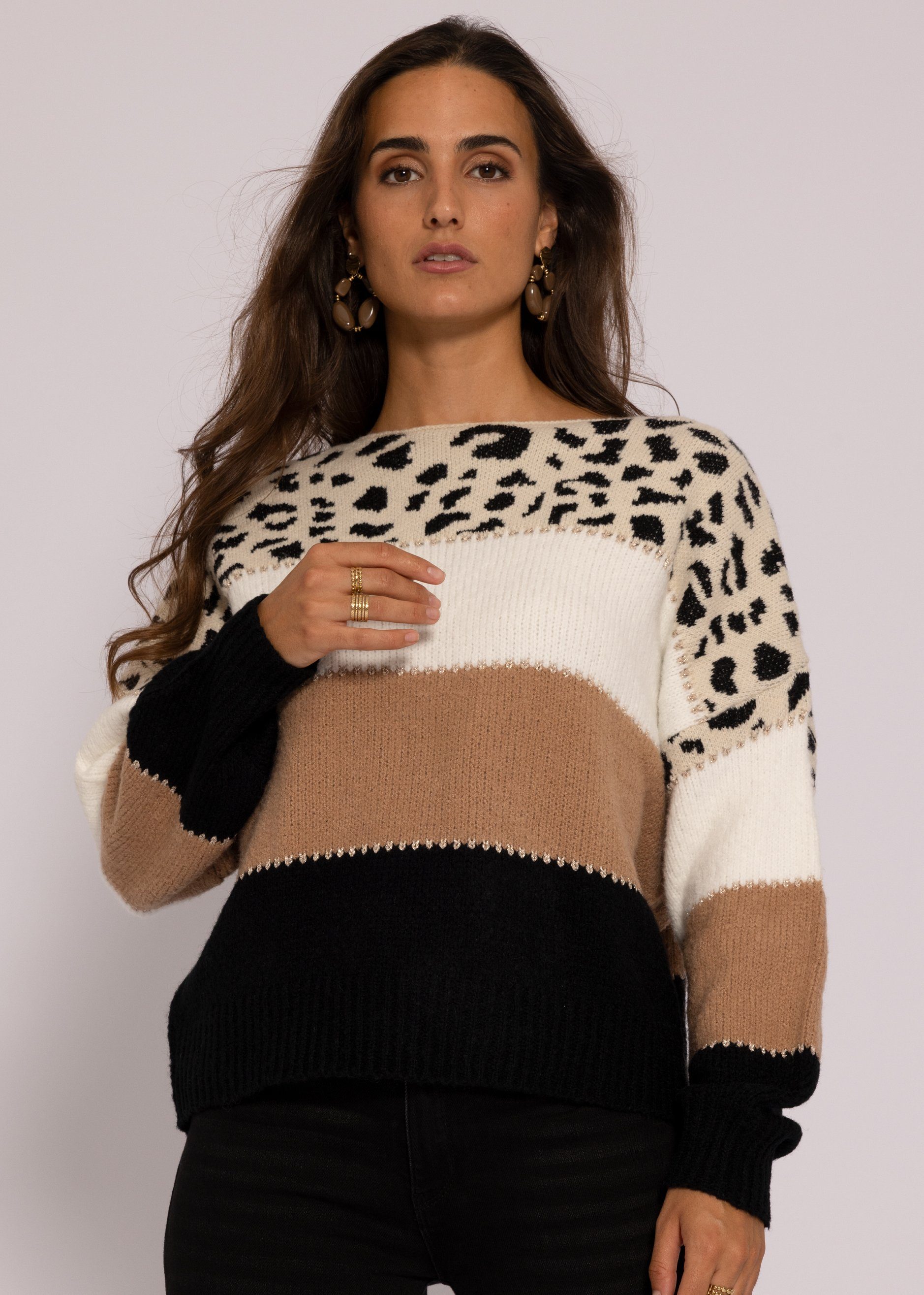 SASSYCLASSY Strickpullover Oversize Pullover Damen mit Leo-Print Lässiger Strickpullover aus weichem Grobstrick mit Streifen und Animalprint, One Size (Gr. 36-42)