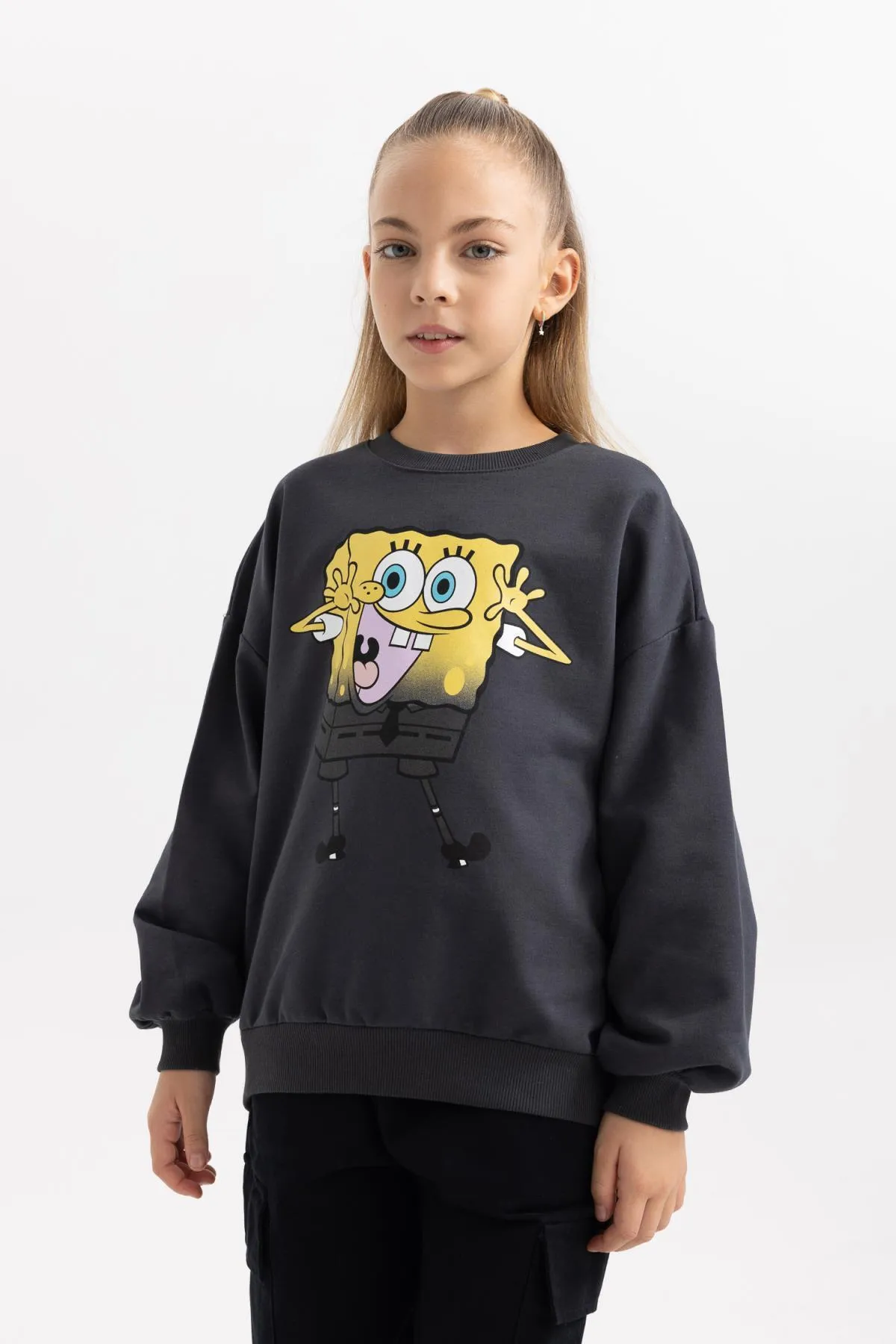 DeFacto  Spongebob Sweatshirt für Mädchen, Übergröße, Rundhalsausschnitt, weicher, pelziger, dicker Pullover innen B5732a823wn