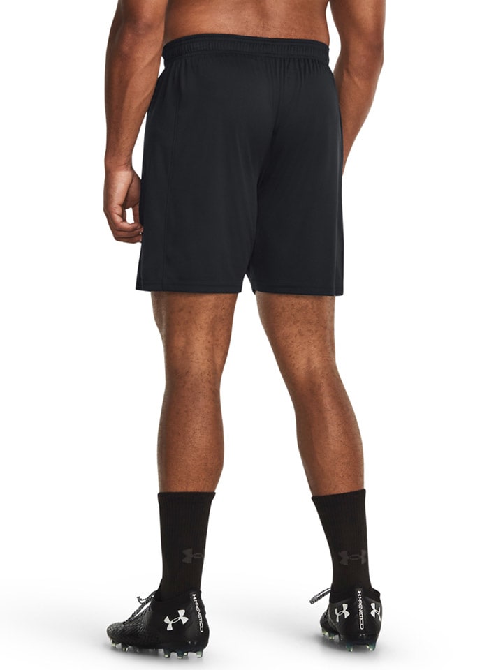 Under Armour Trainingsshorts  in Schwarz günstig kaufen