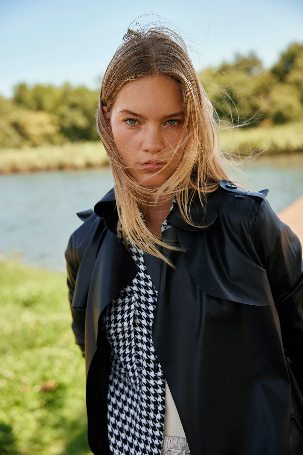 Trendyol Collection  Schwarzes Sakkohemd mit Hahnentrittmuster und Rock - Dirty Finish, gewebt TWOAW20GO0159