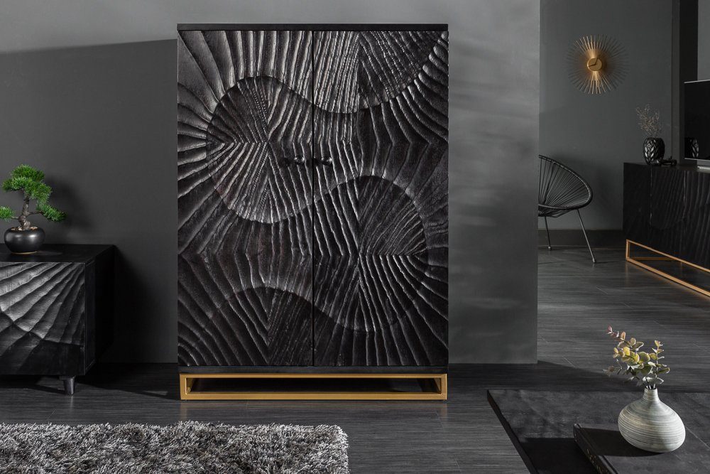 riess-ambiente Barschrank SCORPION 141cm schwarz / gold (Einzelartikel, 1-St) Wohnzimmer · Massivholz · Metall · 3D Schnitzereien