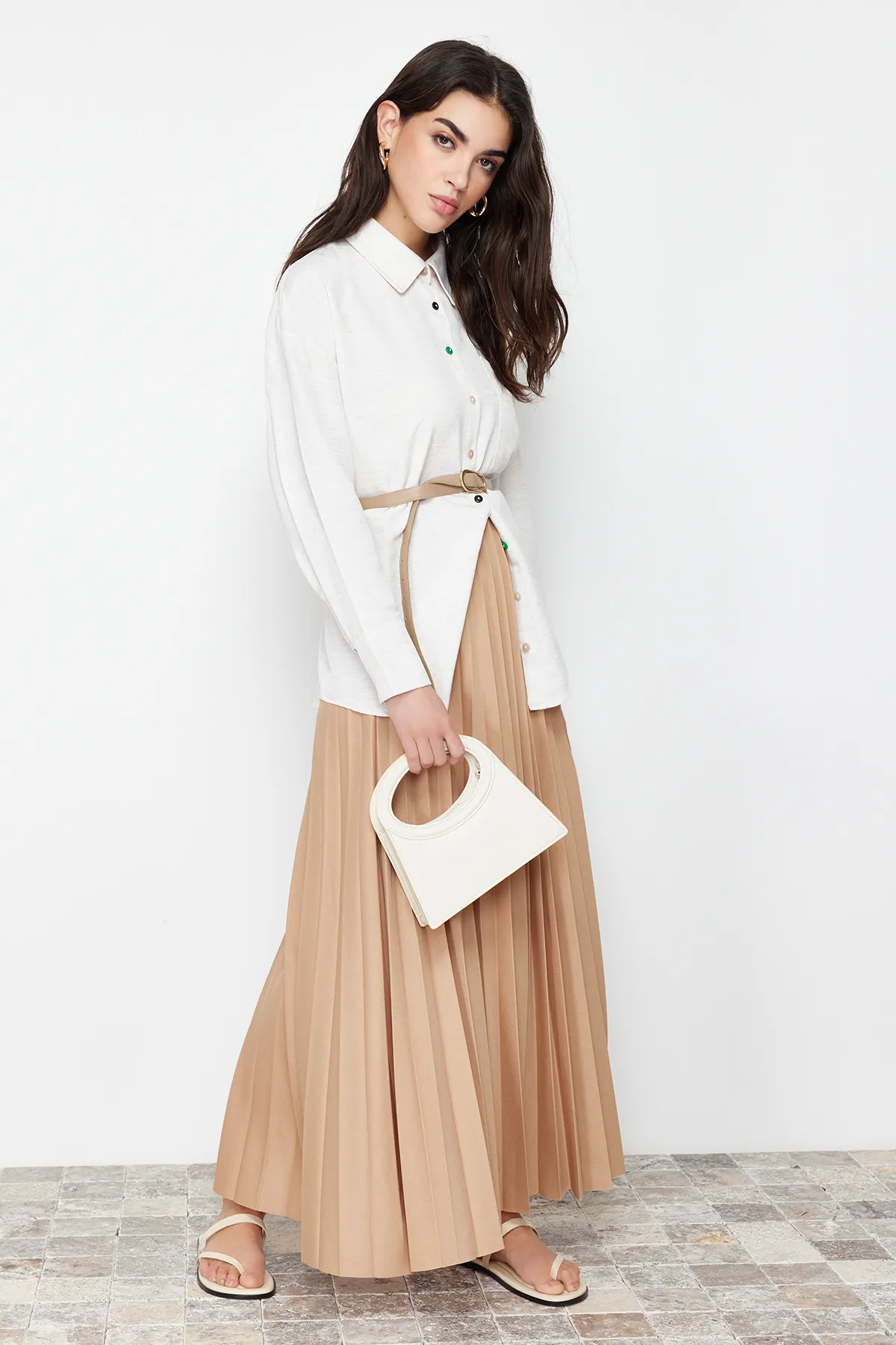 Trendyol Modest  Beigefarbener, plissierter Strickrock TCTSS24EE00005