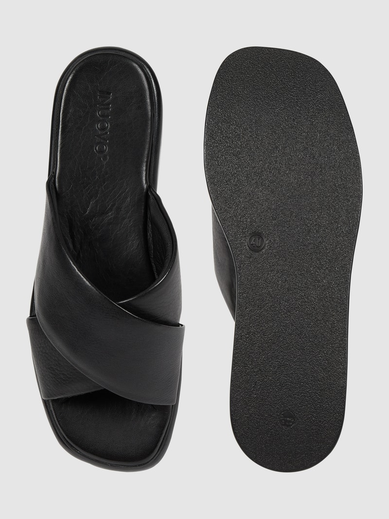 Pantolette aus Leder in schwarz