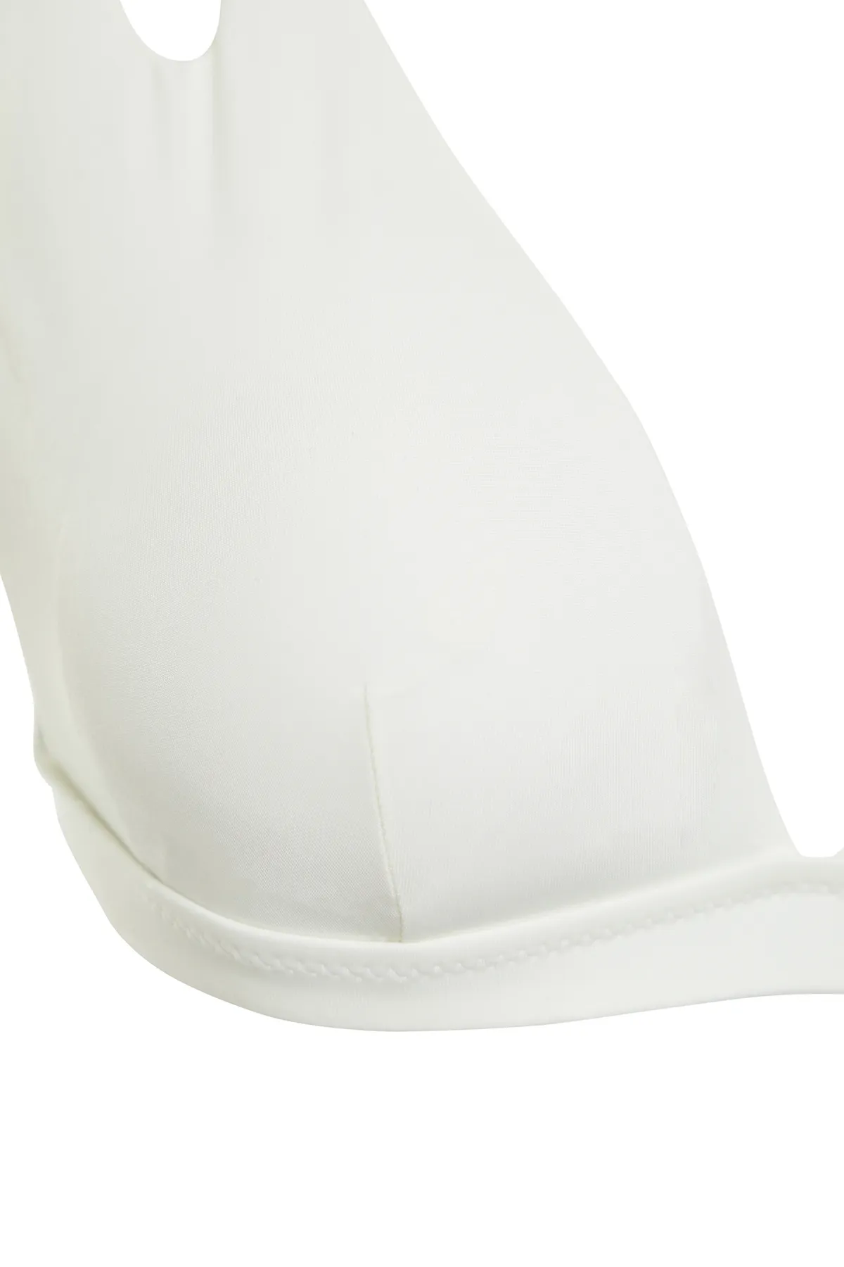 Trendyol Collection  Ecrufarbenes Braut-Bikinioberteil mit Ausschnitt/Fensterausschnitt TBESS20BU0202