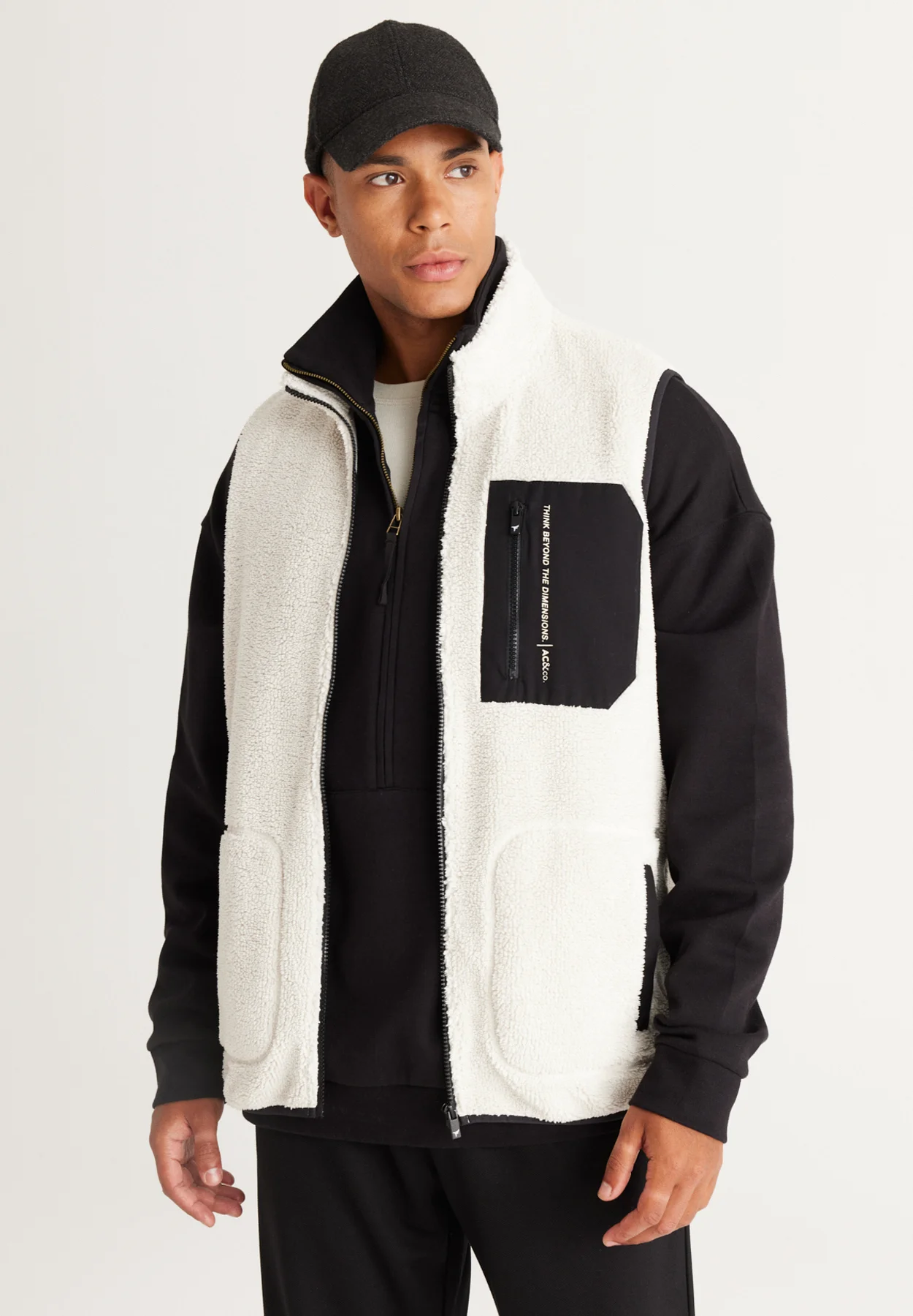 AC&CO / ALTINYILDIZ CLASSICS STANDARD FIT - Chaleco