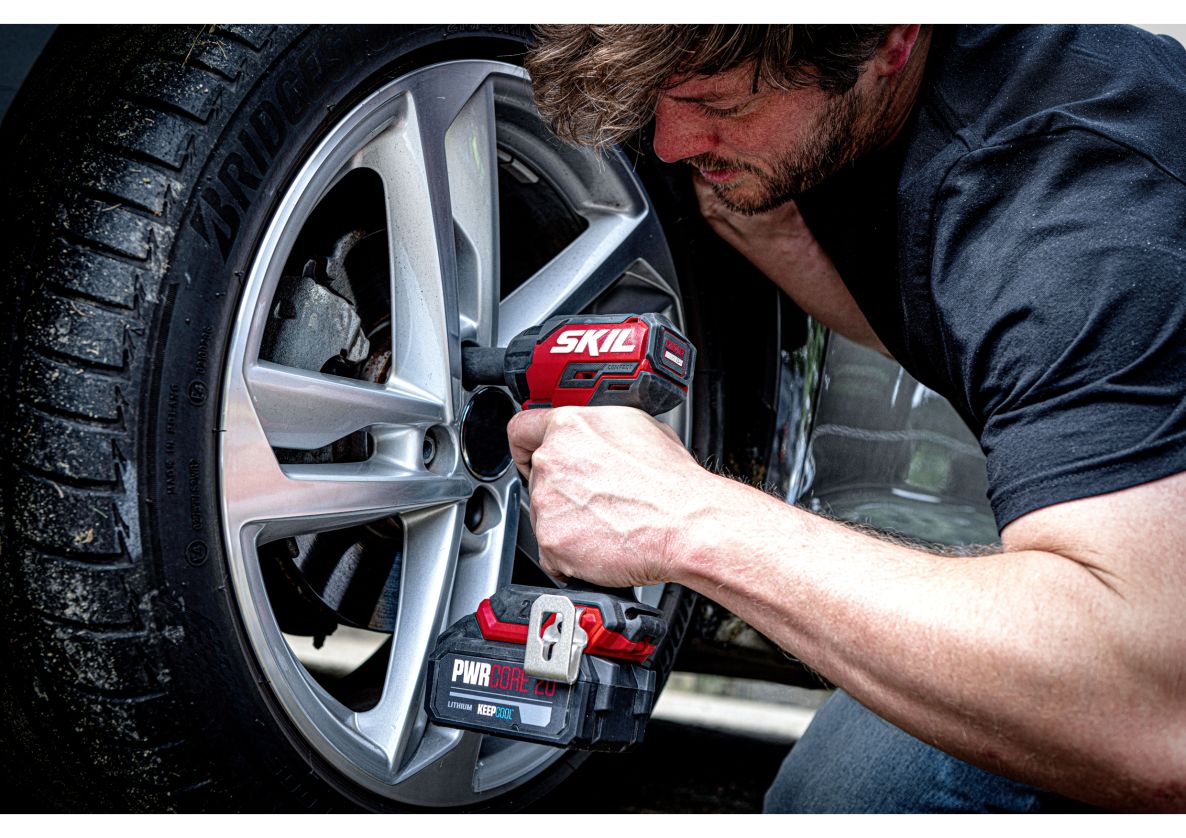 SKIL SD1E3265JA Slagmoersleutel 3/8â 20V Compact brushless 250Nm excl. accuâs en lader in koffer
