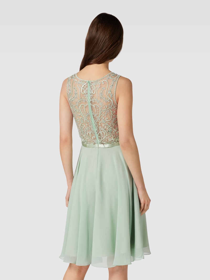 Cocktailkleid mit Strasssteinbesatz in hellgrün