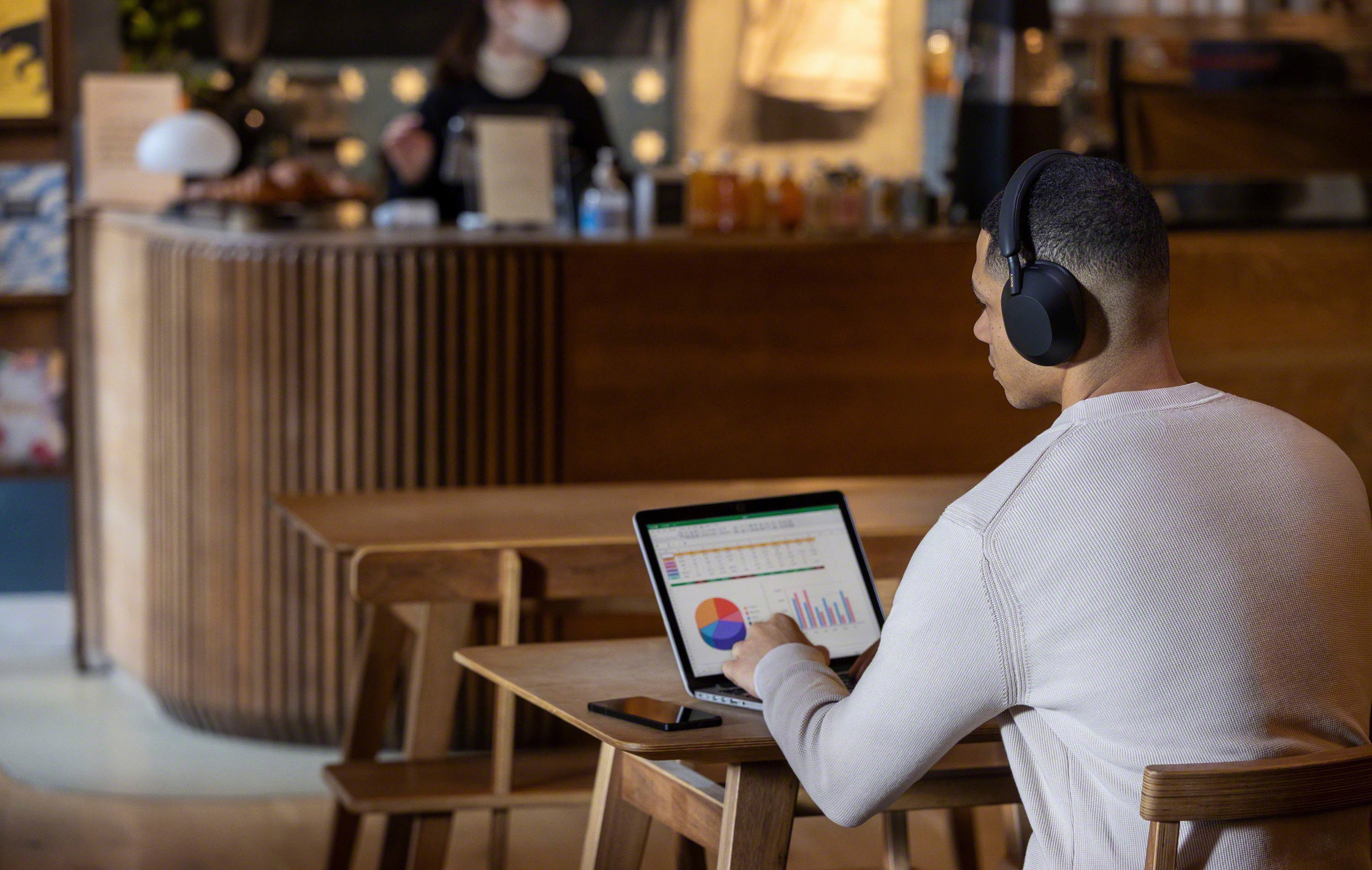 Sony WH1000XM5 kabelloser Kopfhörer (Freisprechfunktion, Hi-Res, Multi-Point-Verbindung, Noise-Cancelling, Rauschunterdrückung, Sprachsteuerung)