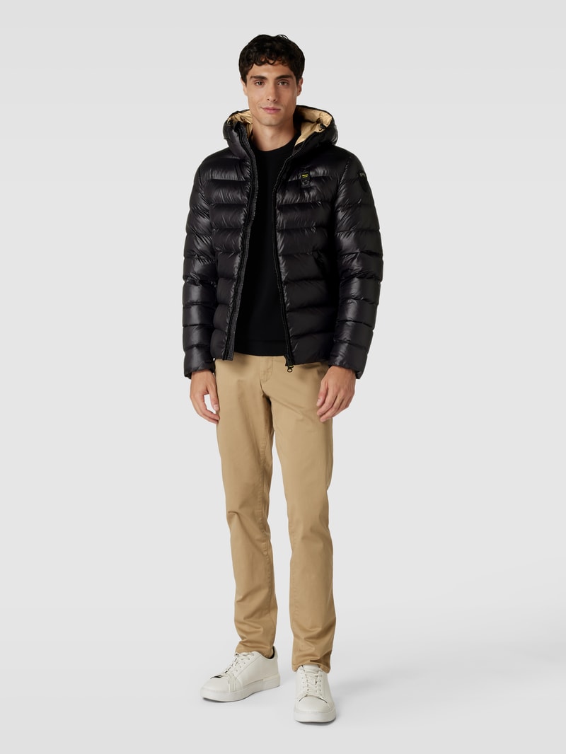 Steppjacke mit Label-Detail in schwarz