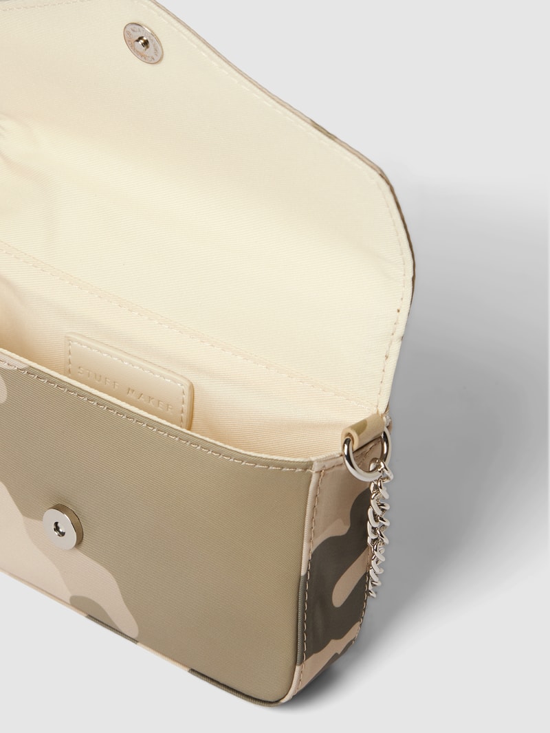 Micro Bag mit Camouflage-Muster in olivgrün