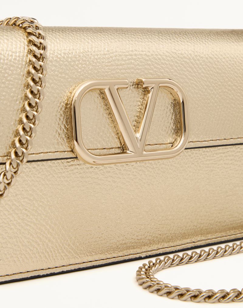 Vlogo Signature Chain Wallet i metallisk granat kalveskind