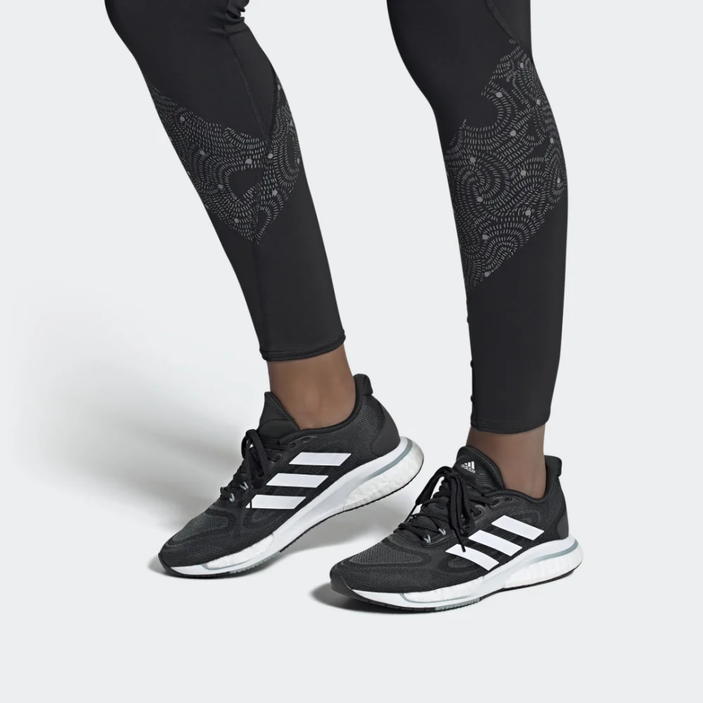 adidas Supernova GX2905 / schwarz