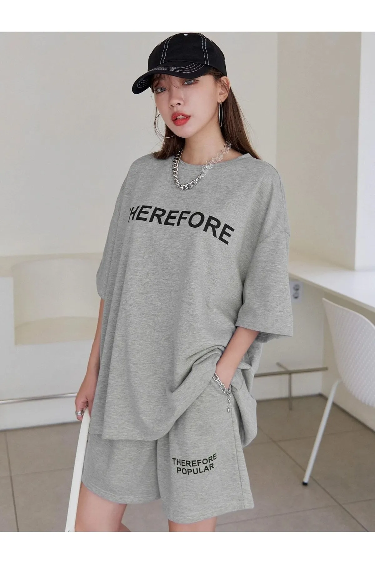 Know  Graues, bedrucktes Oversize-Shorts-Set für Damen