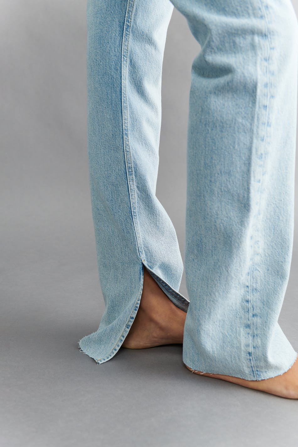 High waist slit jeans