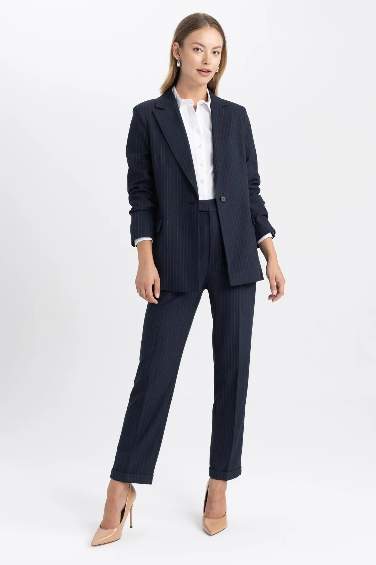 DeFacto  Tapered Fit Hose mit hoher Taille und doppeltem Bein und Taschen B3061ax23au