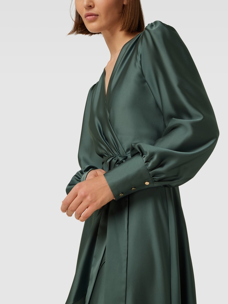 Cocktailkleid mit Bindegürtel in grün