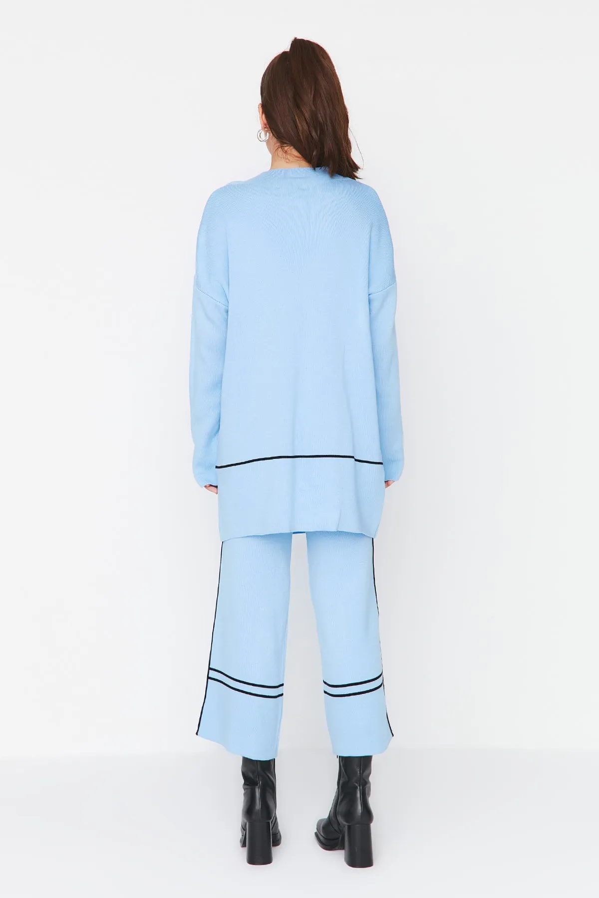 Trendyol Modest  Blaues Strickset mit halbem Rollkragen und Streifendetail, Pullover und Hose TCTAW23US00018