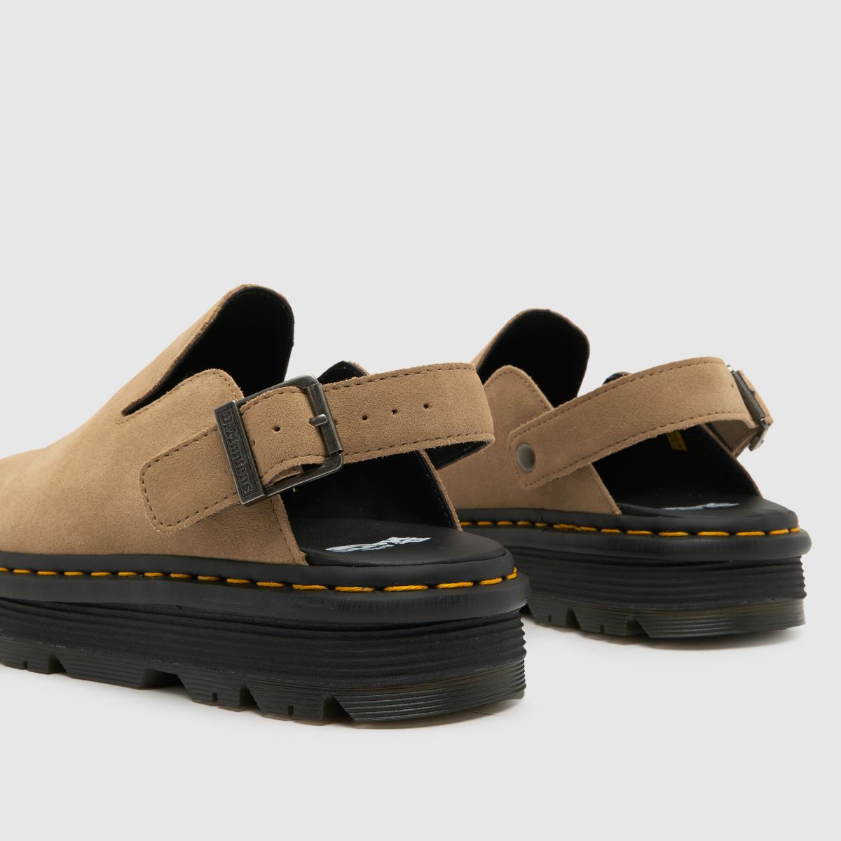 Dr Martens – Bruna zebzag-mulesandaler