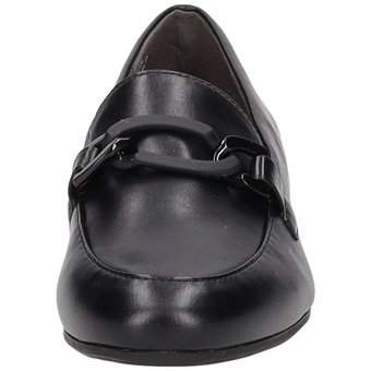 Jana Slipper in schwarz