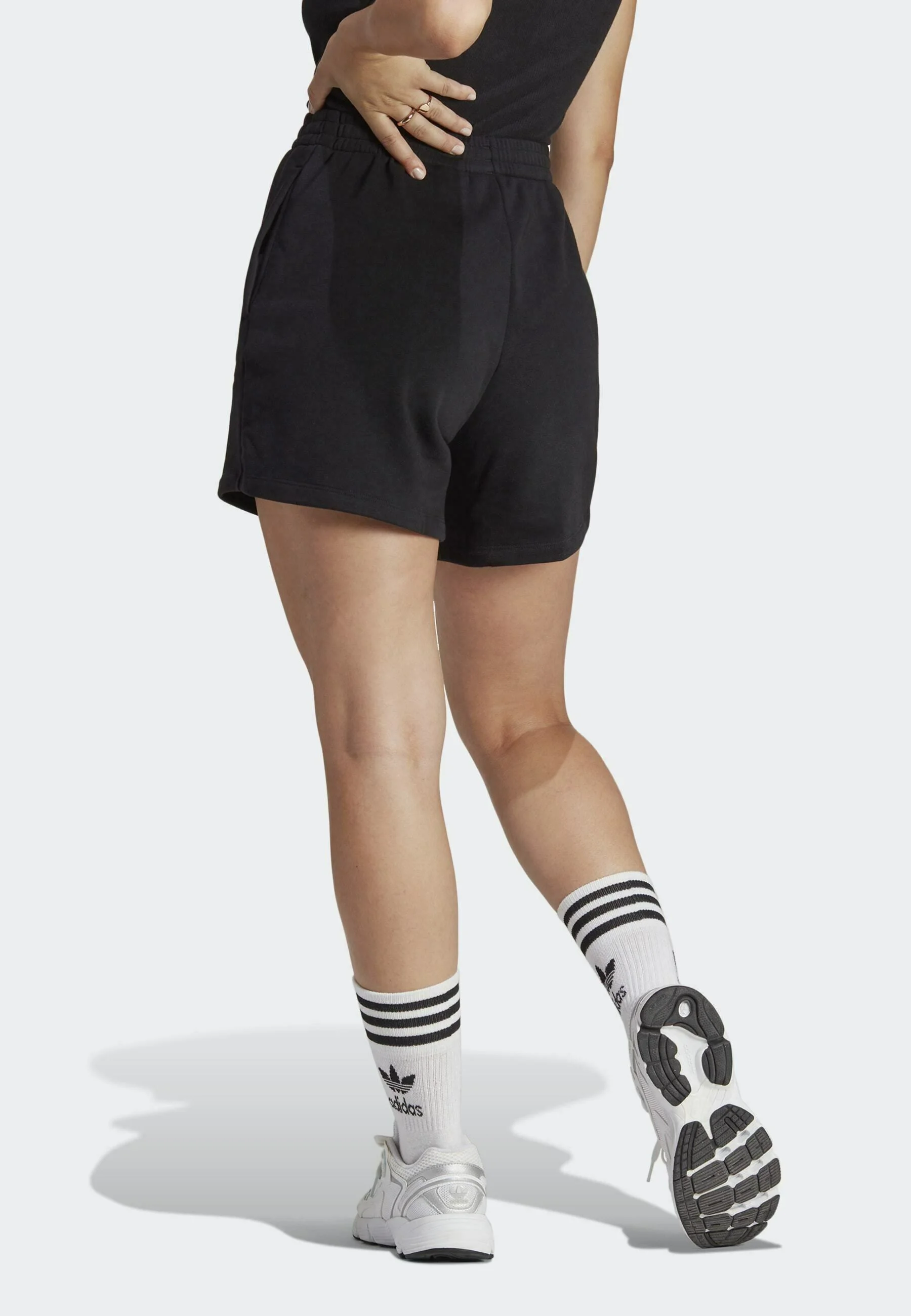 adidas Originals ESSENTIALS - Pantalones cortos