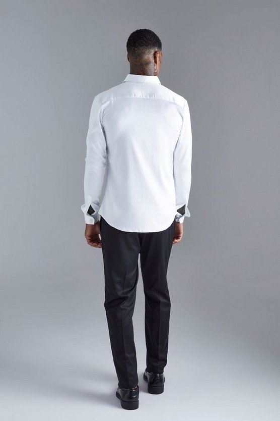 Langärmliges Muscle-Fit Satin Hemd