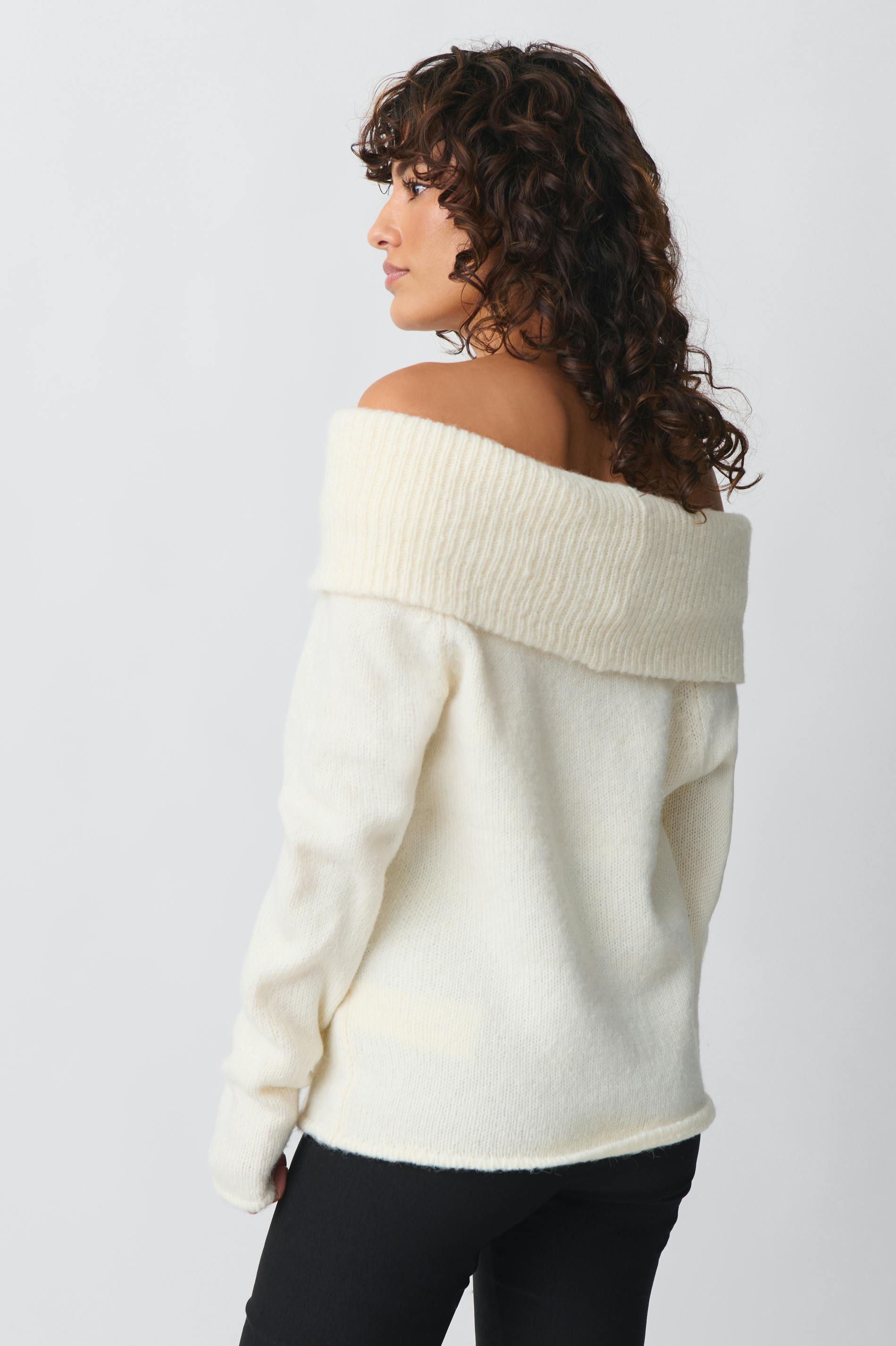 Knitted off shoulder sweater