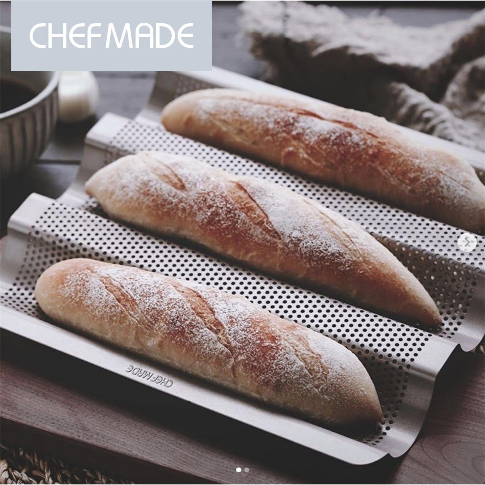 Chefmade Baguetteblech Backblech, Karbonstahl, (CHEFMADE, 4 Mulden Baguetteblech, 375x362x26mm, Champagnergold, antihaft- & silikonbeschichtet, Baguetteform, Ciabatta Backform, Backblech, Brötchenblech, perforiert, Karbonstahl, 1-St., Premium), Brotb