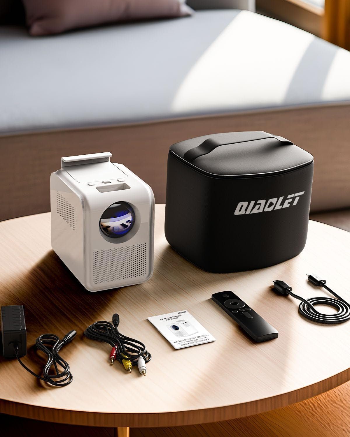 QIAOLET Portabler Projektor (200 lm, 1920 x 1080 px, Bluetooth und 5G WiFi Native Tragbarer Kompatibel mit Handy,iPhone)