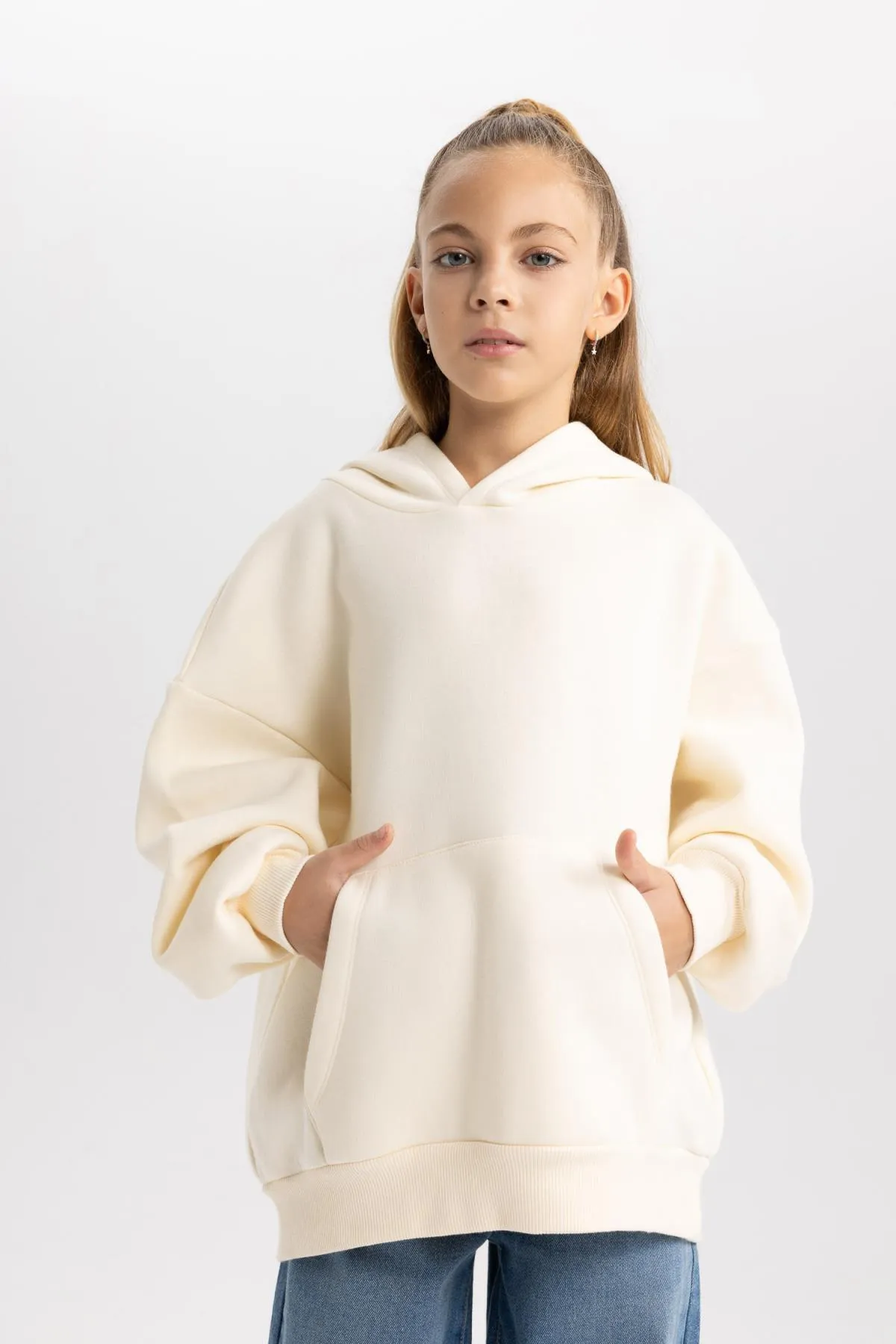 DeFacto  Dickes Kapuzen-Sweatshirt für Mädchen in Oversize-Passform mit weicher, flauschiger Innenseite