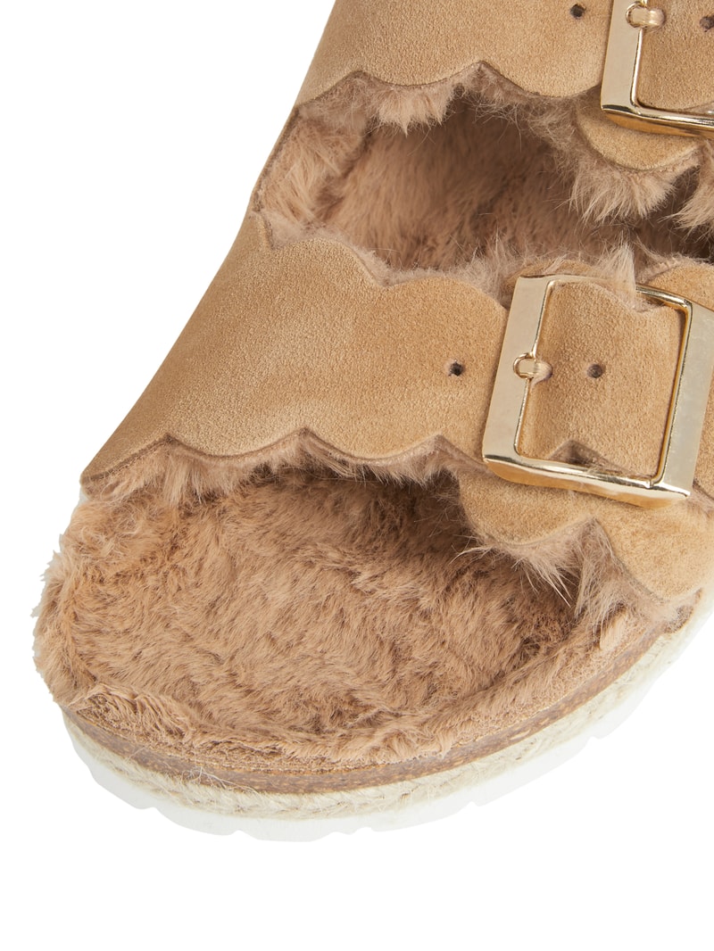 Sandalen aus Leder mit Kunstfell in cognac