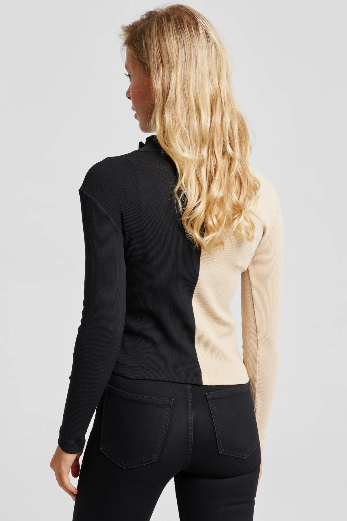 Cool & Sexy  Damen-Camisole-Bluse im Farbblock-Design in Vanille-Schwarz EY2586
