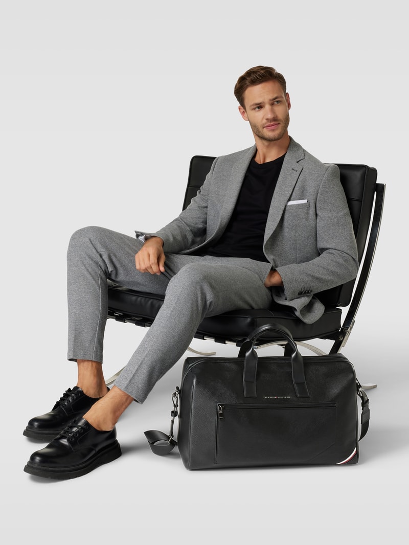 Weekender mit Label-Detail in schwarz