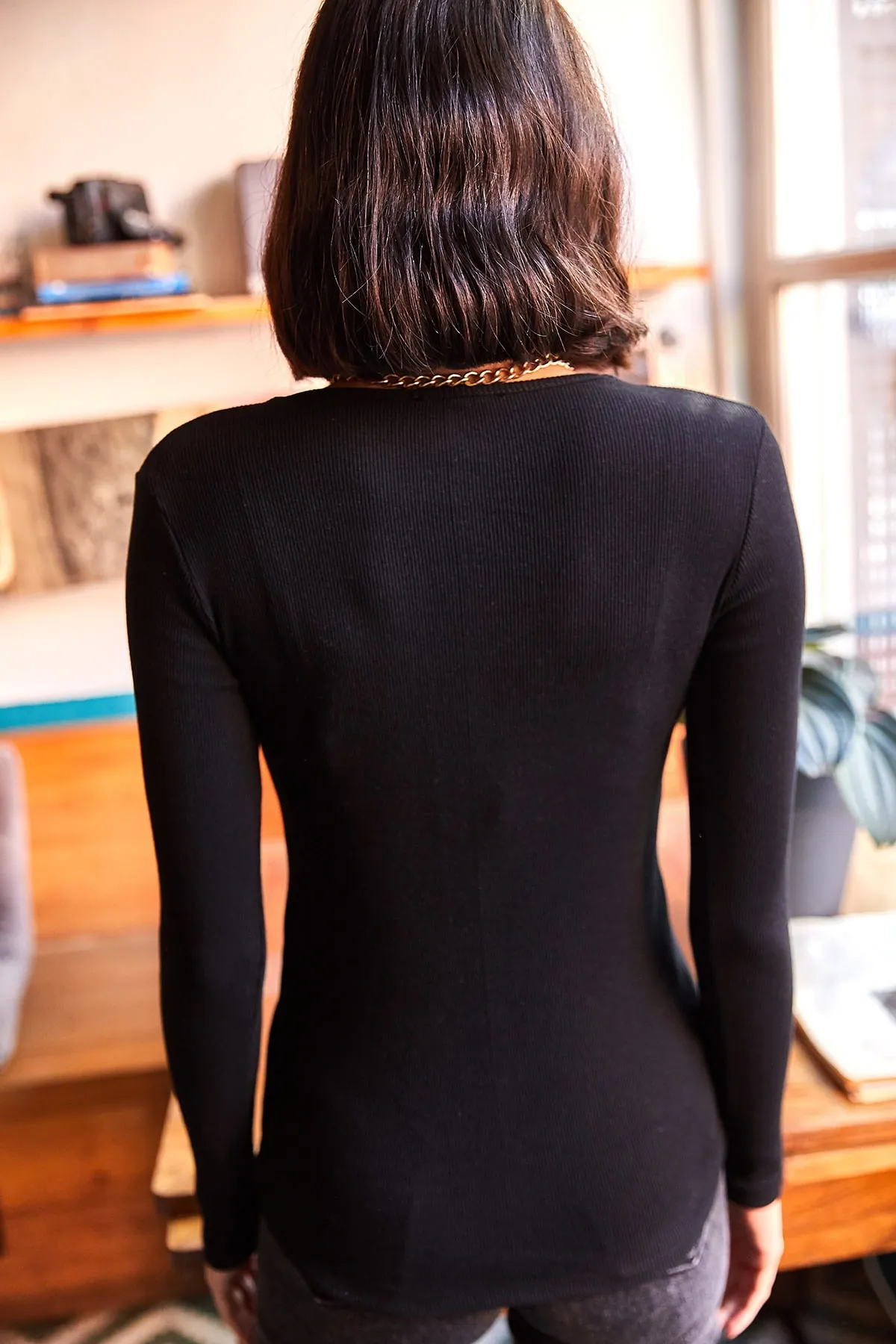 Olalook  Damen-Strickbluse mit schwarzem Kragen, Spitze, V-Ausschnitt und Leibchen, BLZ-19001713