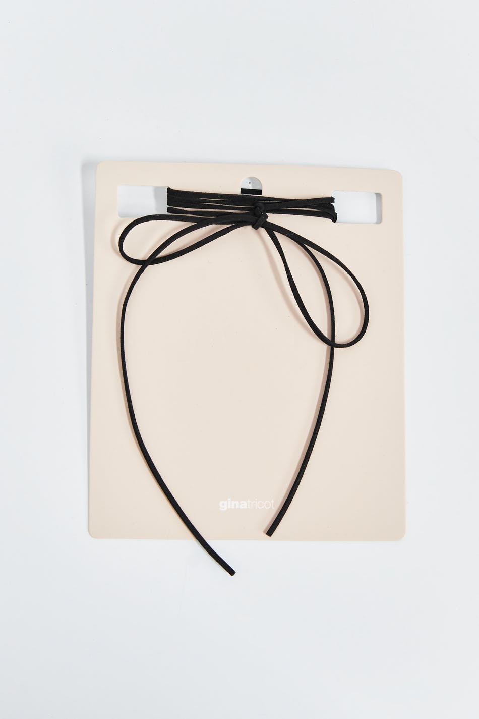 Strap necklace