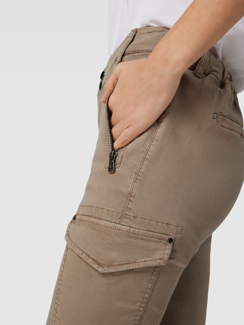 Cargohose mit Knopfverschluss Modell 'Gilles' in taupe