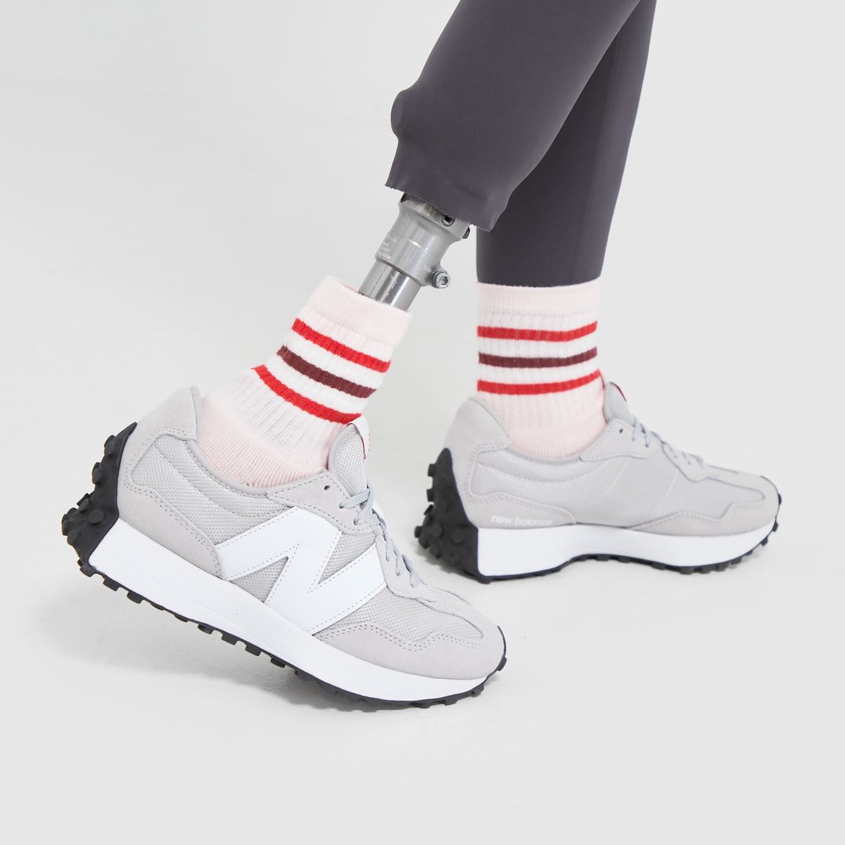 New Balance 327 sportcipő világosszürke színben