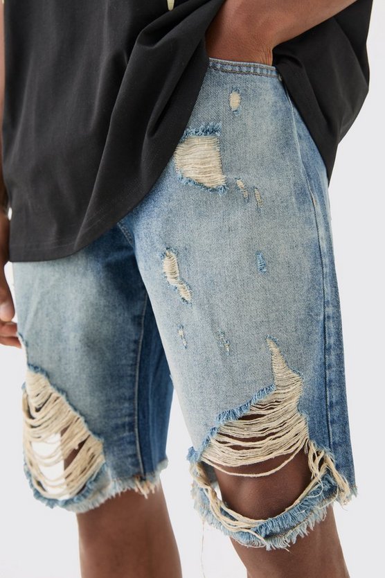 Lockere zerrissene Jeansshorts in Eisblau