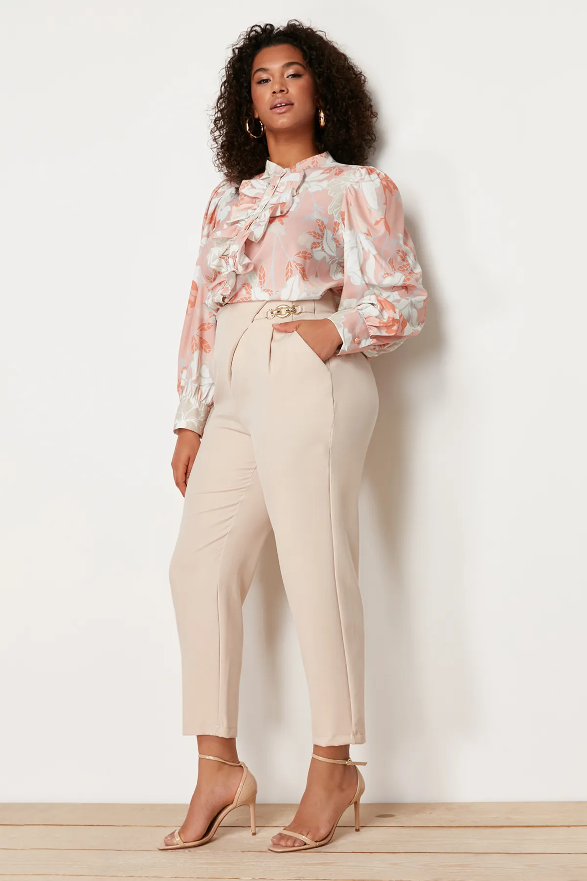 Trendyol Curve  Steingewebte Hose TBBSS24AR00003