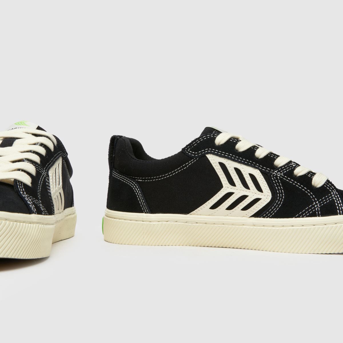 CARIUMA Catiba Pro-sneakers i svart och vitt
