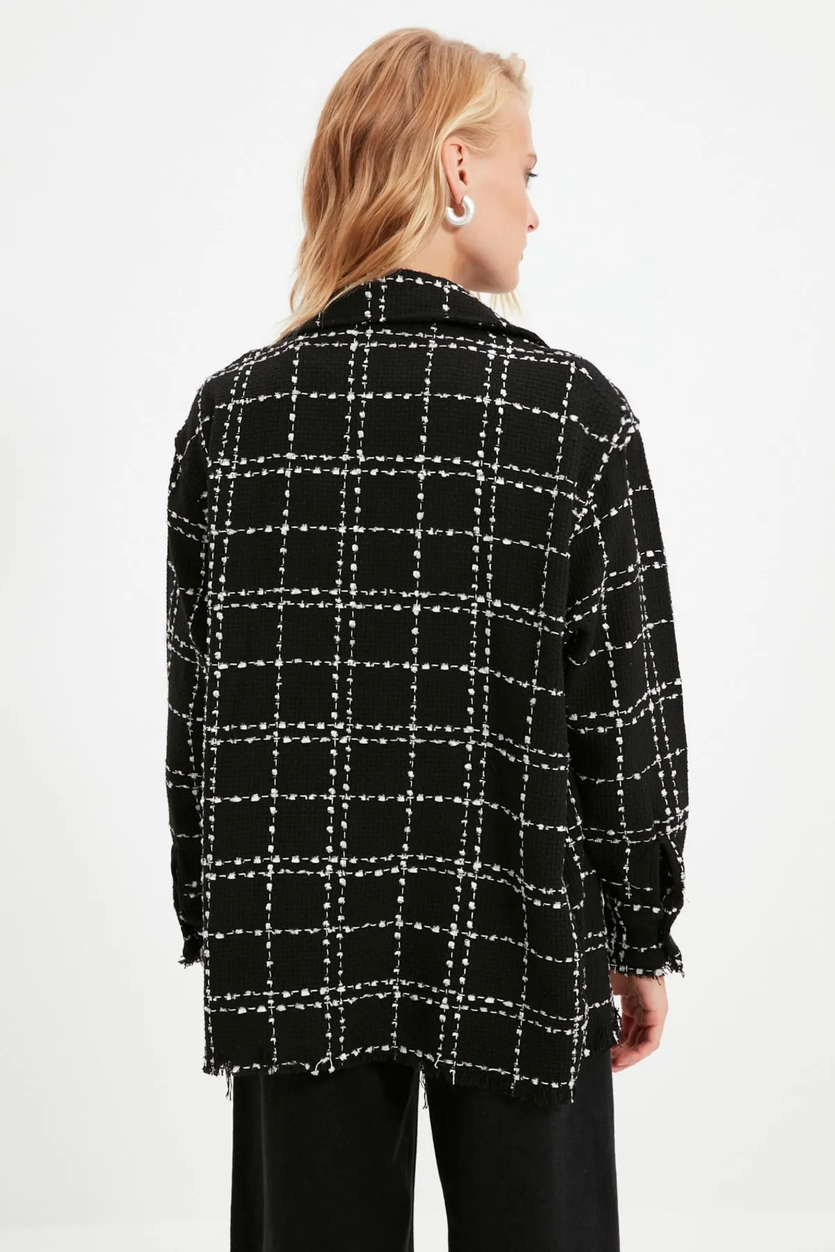 Trendyol Collection  Schwarzes, kariertes, gewebtes Tweed-Jackenhemd mit Taschendetails TWOAW21GO0087