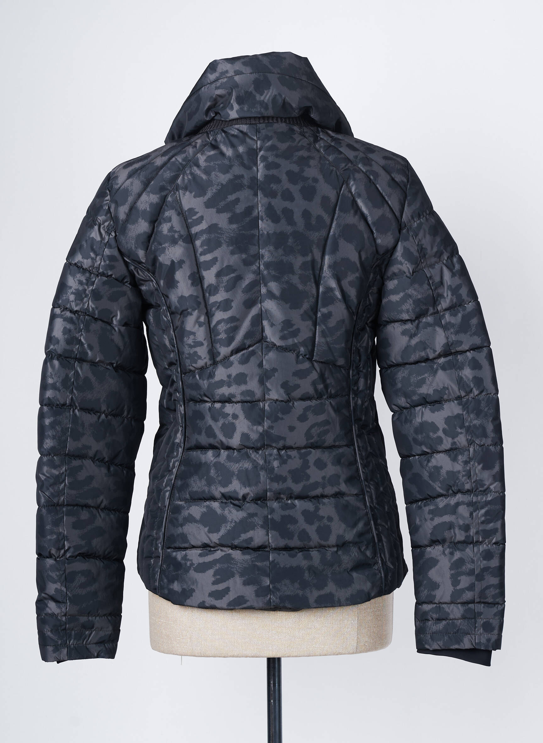 Reset Doudounes Femme couleur gris