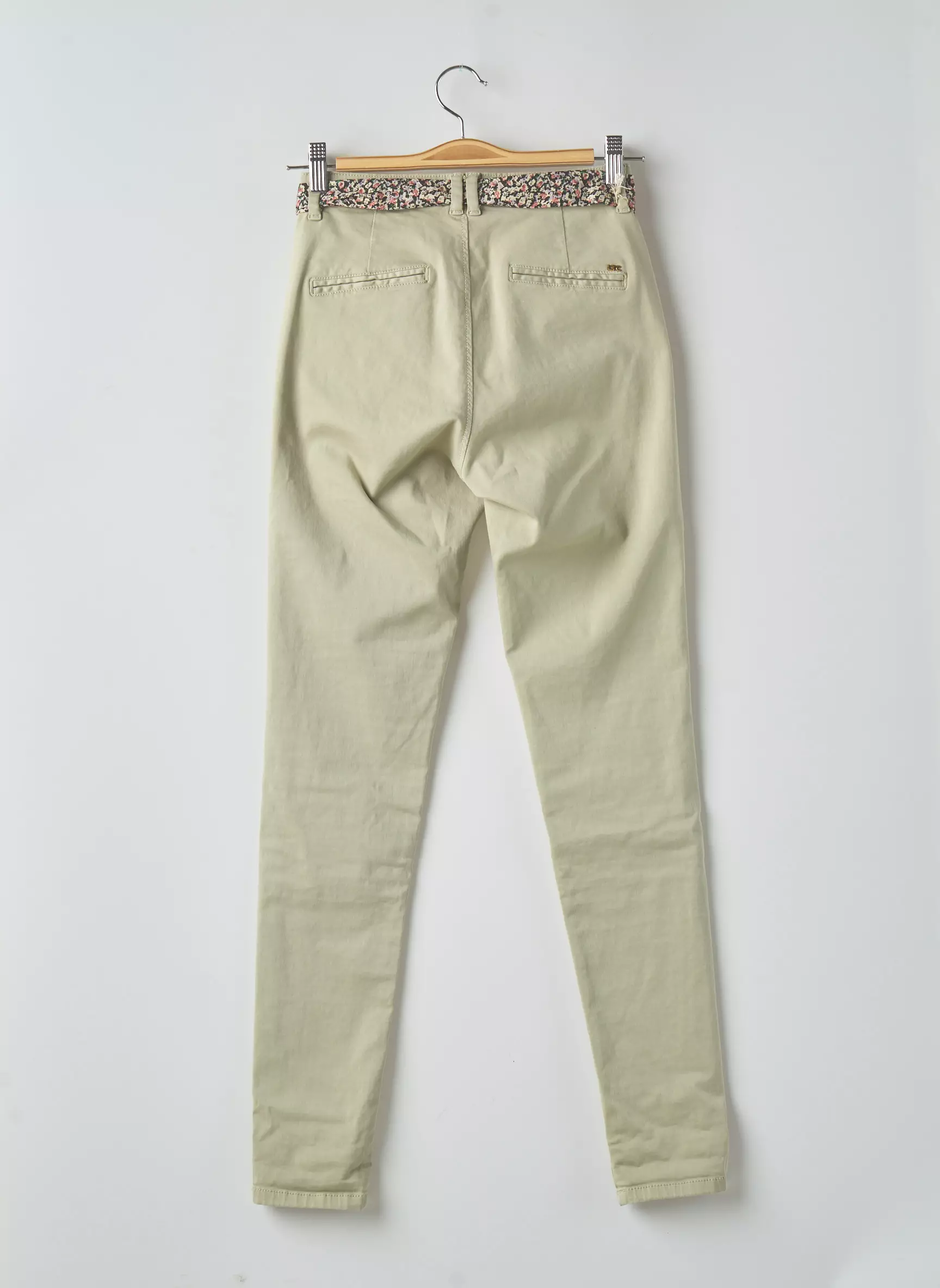 Le Temps Des Cerises Pantalons Chino Femme couleur vert