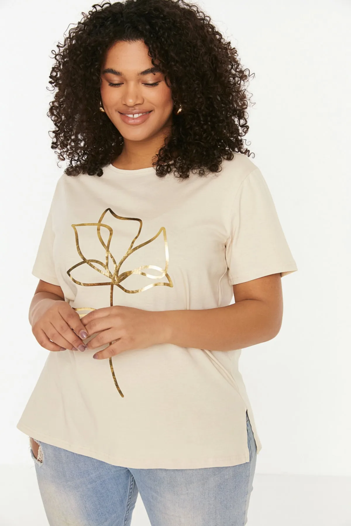 Trendyol Curve  Beige bedrucktes Strick-T-Shirt TBBSS22TS2287